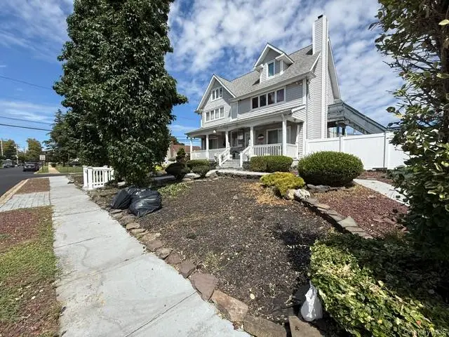 60 Vandewater Street, Farmingdale, NY 11735 - Image #3