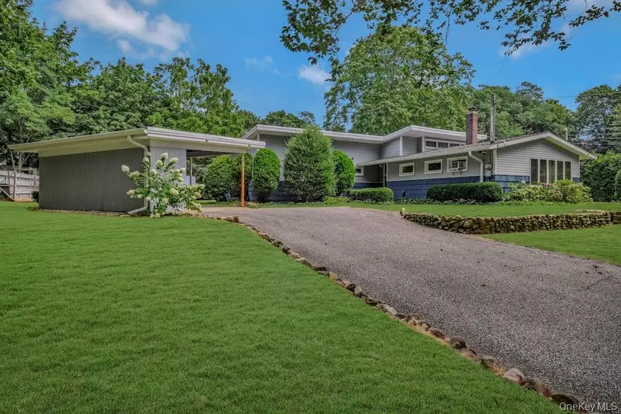 30 Center Drive, Riverhead, NY 11901 - Image #2