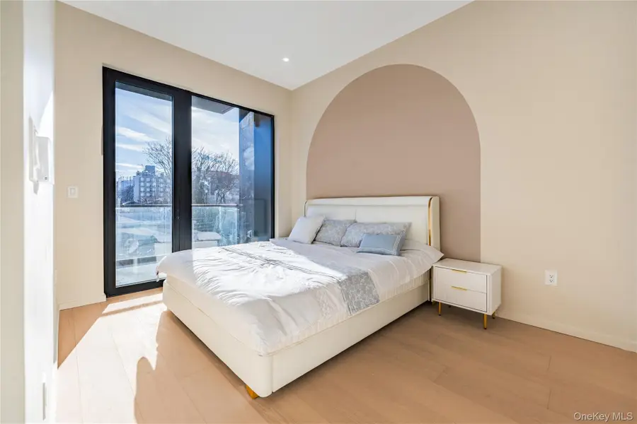 31-16 21st Street #4F, Astoria, NY 11106 - Image #3