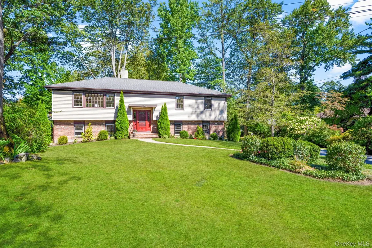 150 Maywood Road, New Rochelle, NY 10804 - Image #1