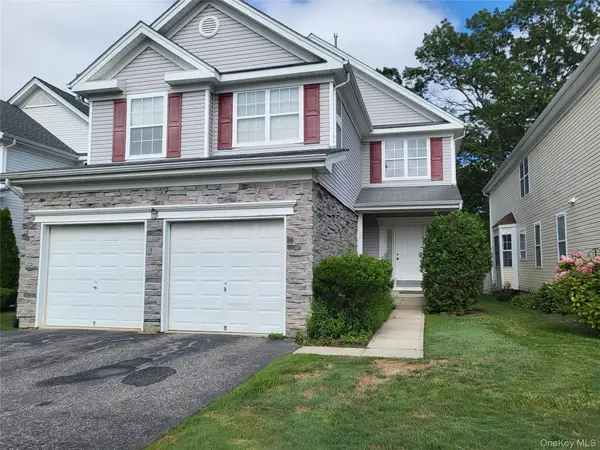 48 Kate Circle, Middle Island, NY 11953