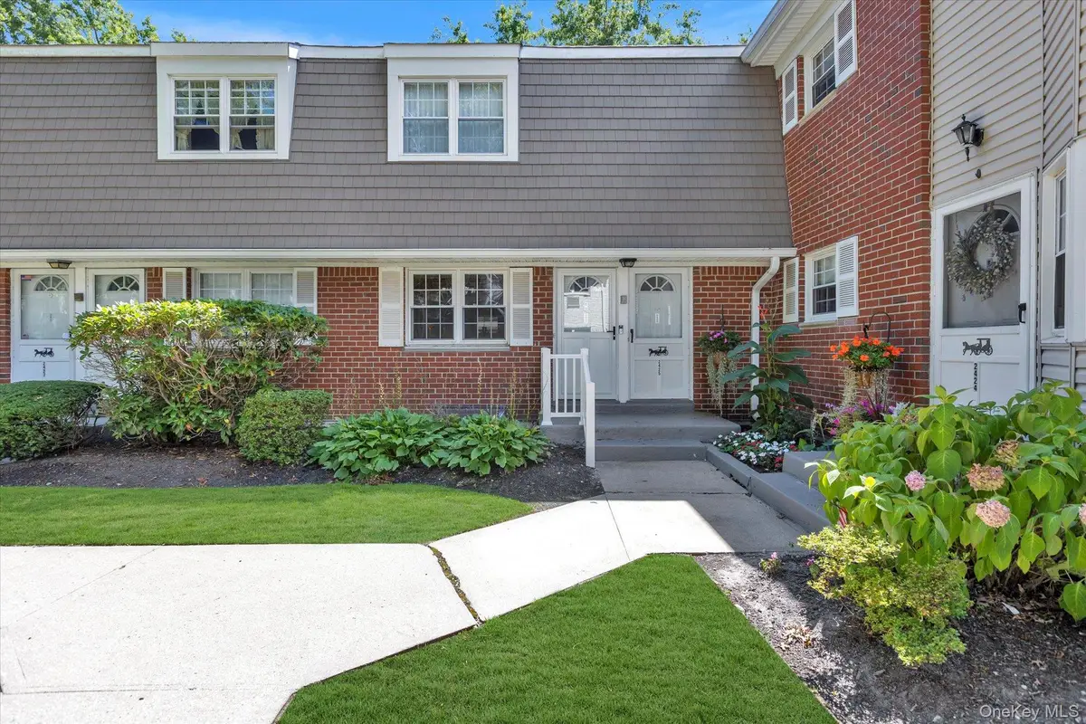 2426 Wilshire Lane #2426, Oakdale, NY 11769 - Image #1