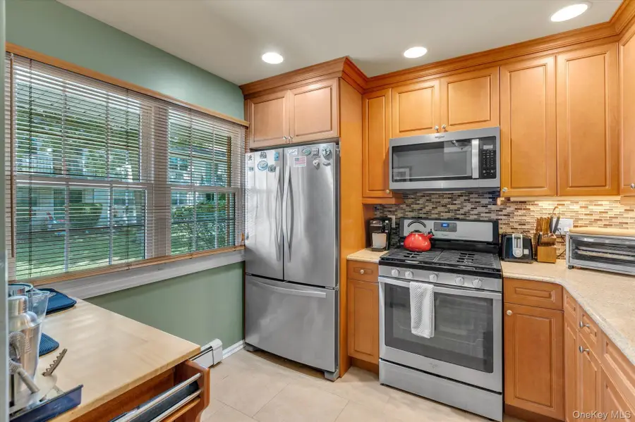 2426 Wilshire Lane #2426, Oakdale, NY 11769 - Image #2