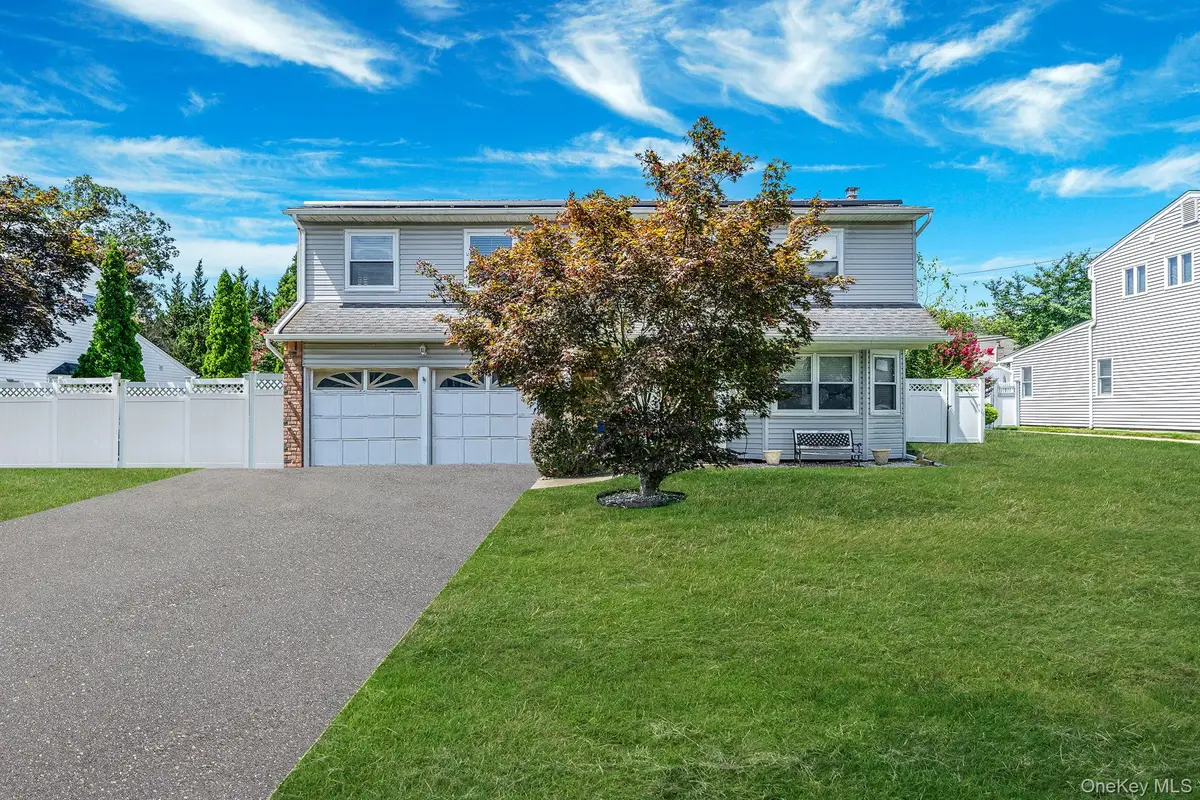 14 Lloyd Lane, Nesconset, NY 11767 - Image #1