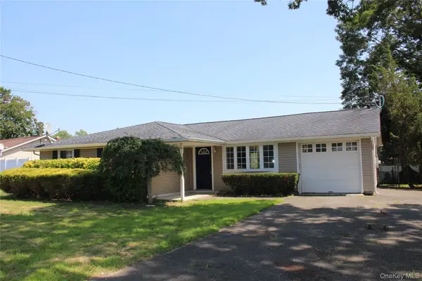 114 Granny Road, Farmingville, NY 11738