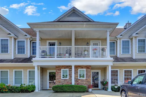 16 Della Drive, West Babylon, NY 11704