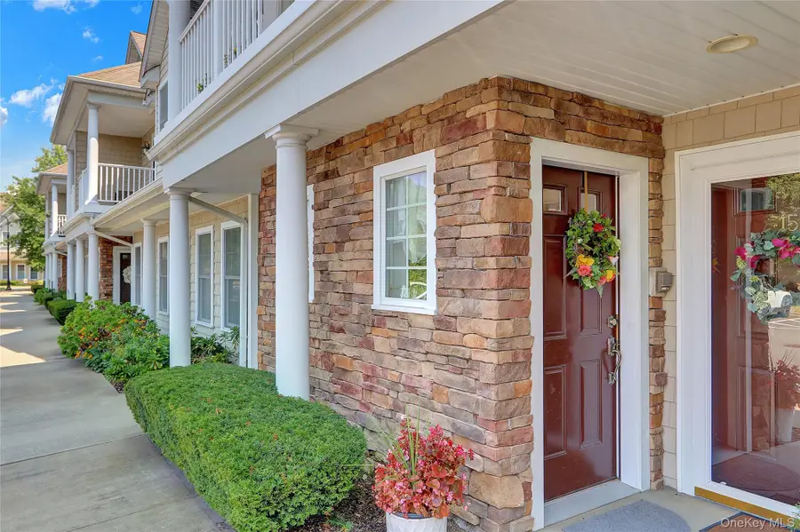 16 Della Drive, West Babylon, NY 11704 - Image #3