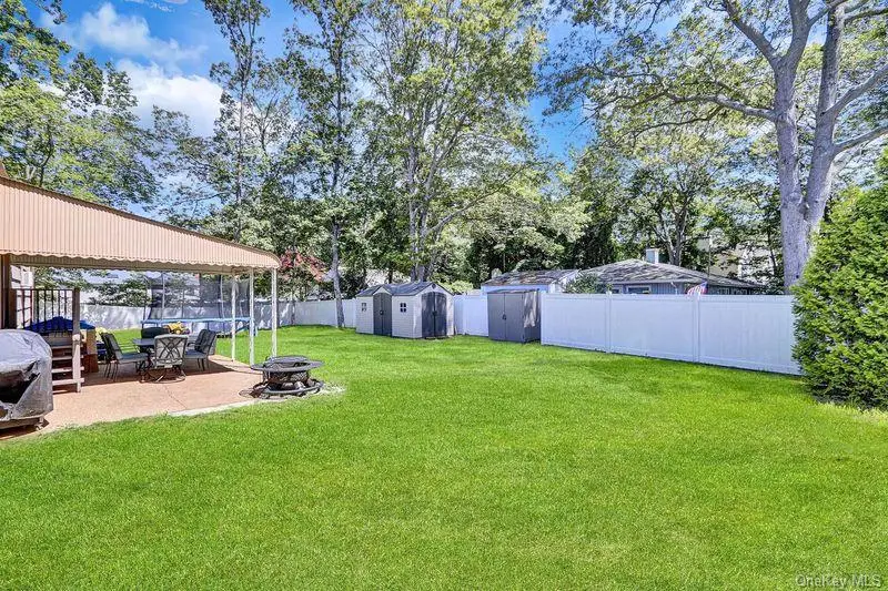 500 Boxwood Drive, Shirley, NY 11967 - Image #3