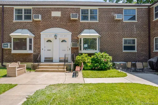 61-25 255th Street #980, Little Neck, NY 11362