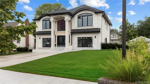 71 Cedar Street, Hicksville, NY 11801