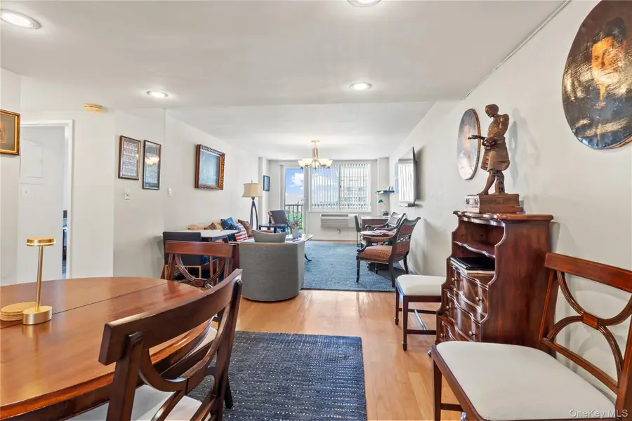 118-18 Union Turnpike #19G, Kew Gardens, NY 11415 - Image #2