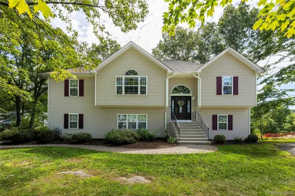 24 Appalachian W, Hopewell Junction, NY 12533