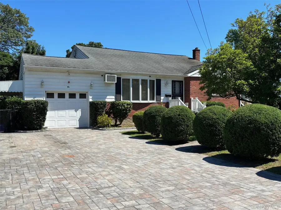10 13th Avenue, West Babylon, NY 11704 - Image #3