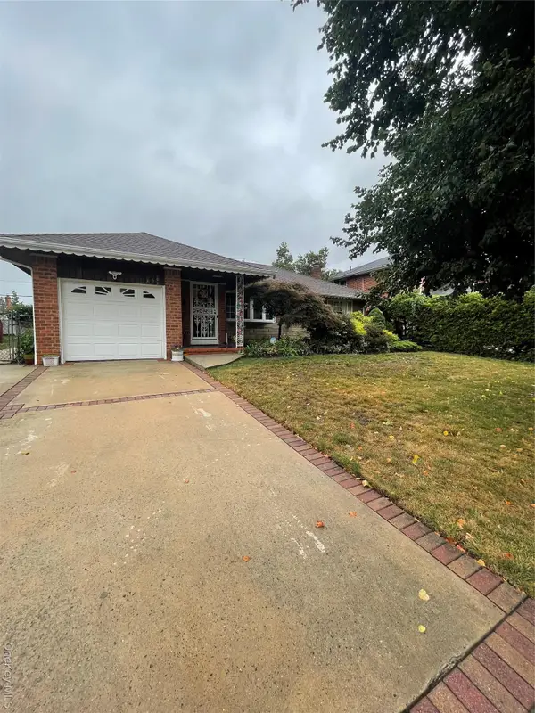 806 Center Drive, North Baldwin, NY 11510