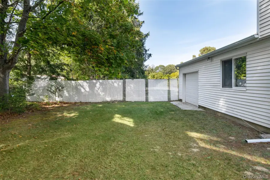 181 Hot Water Street, Manorville, NY 11949 - Image #3