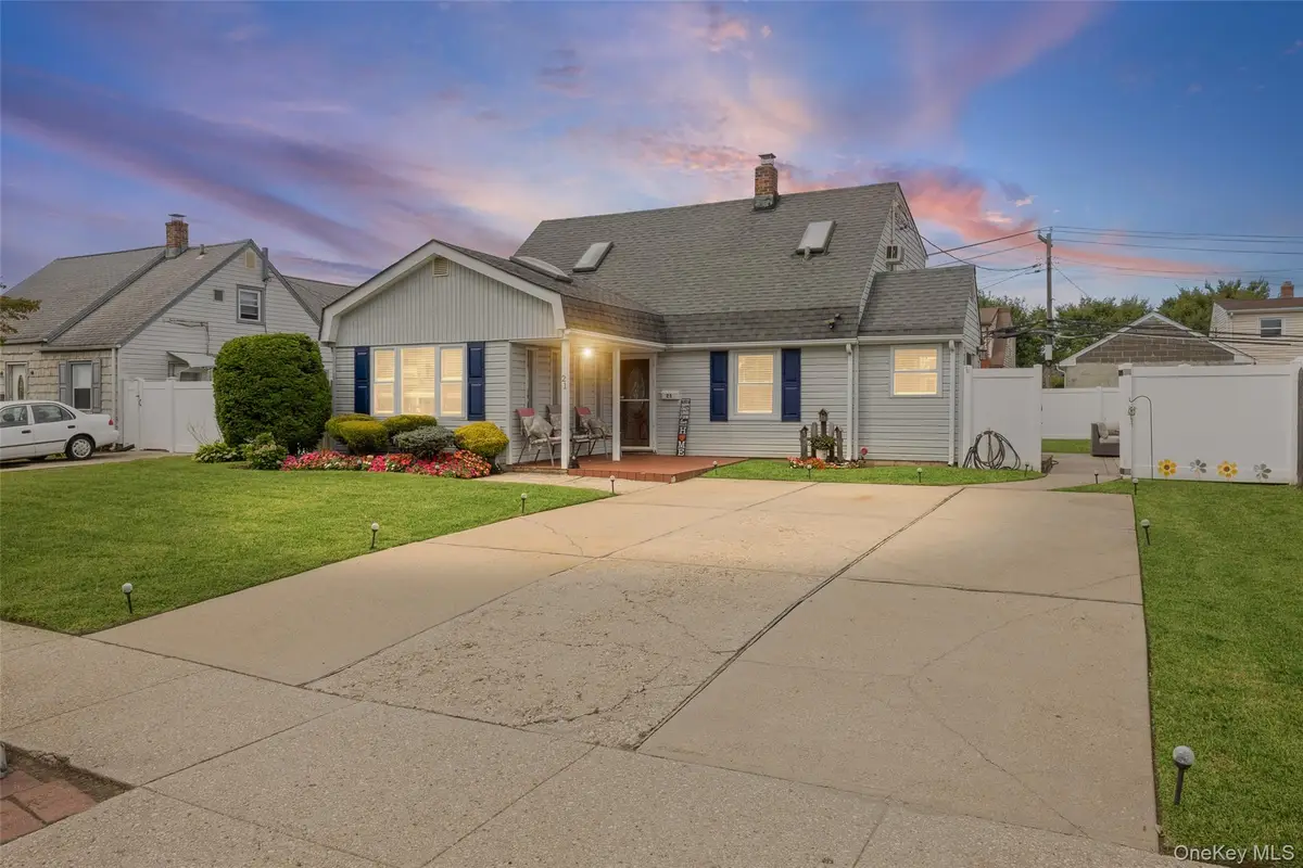 21 Peacock Lane, Levittown, NY 11756 - Image #1