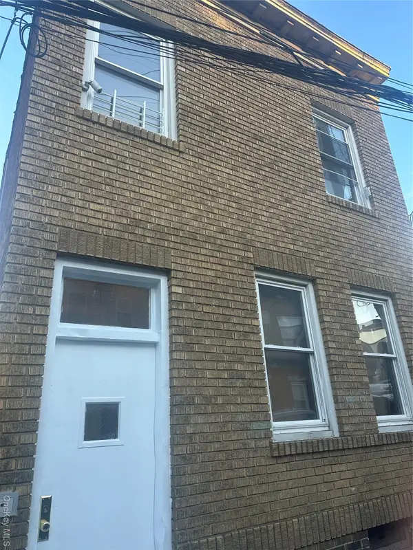 4 Ritters Lane, Yonkers, NY 10703