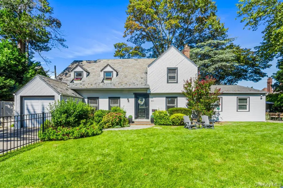 411 Demott Avenue, Rockville Centre, NY 11570 - Image #2