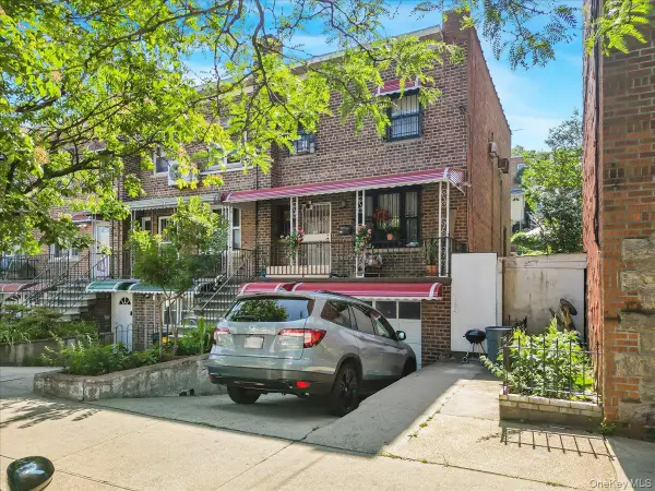 4634 Carpenter Avenue, Bronx, NY 10470