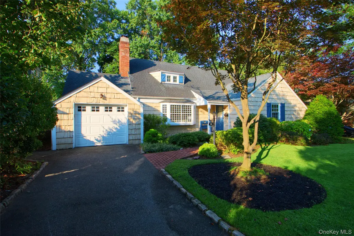 170 Oak Street, Floral Park, NY 11001 - Image #1