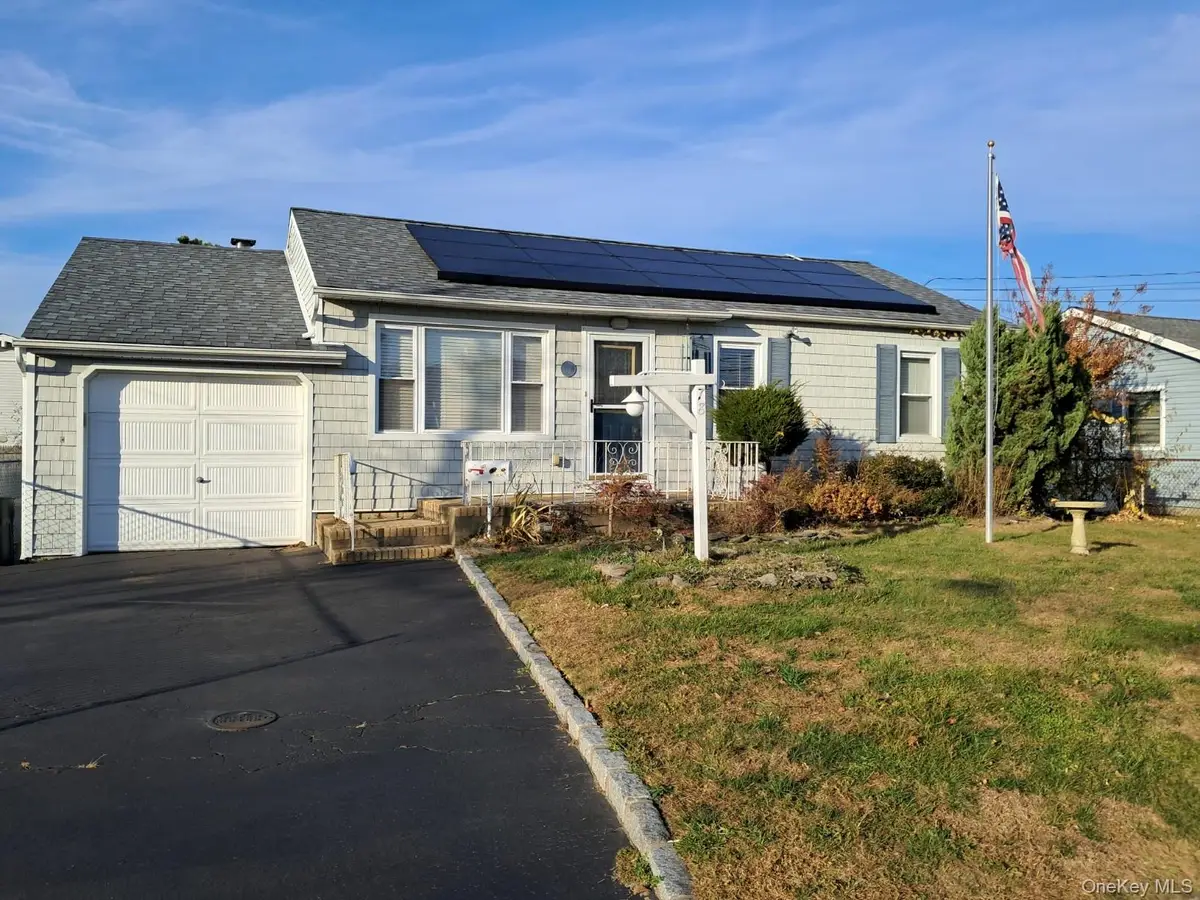 78 E Seacrest Avenue, Lindenhurst, NY 11757 - Image #1