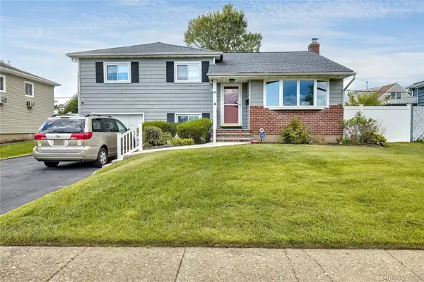 106 Cornell Lane, Hicksville, NY 11801