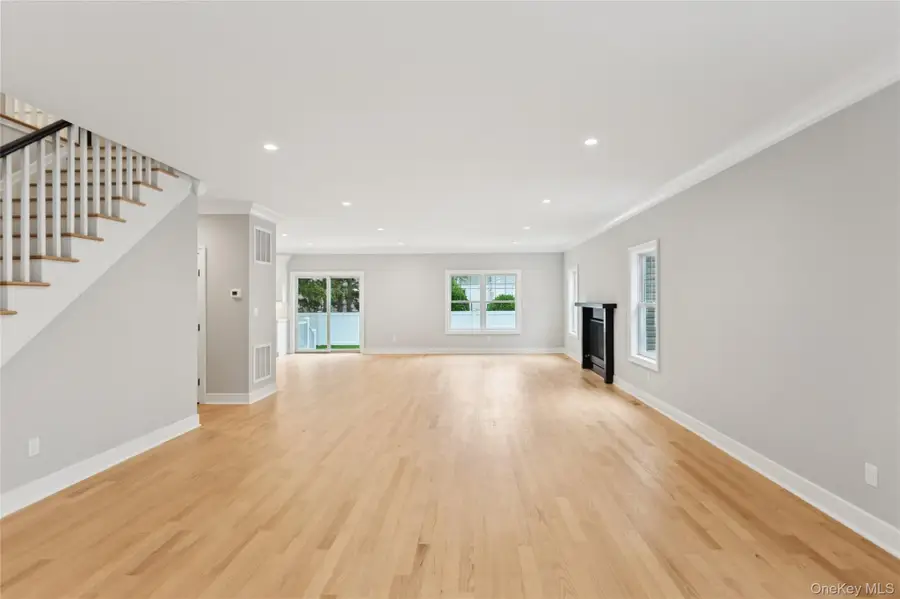 111 Fairfield Avenue, Port Washington, NY 11050 - Image #3