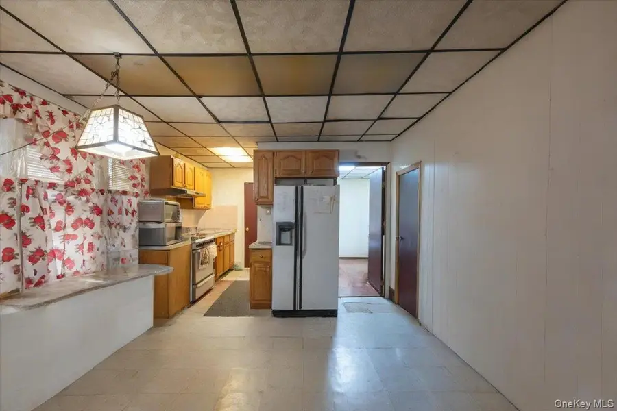 15824 75th Road, Fresh Meadows, NY 11366 - Image #3