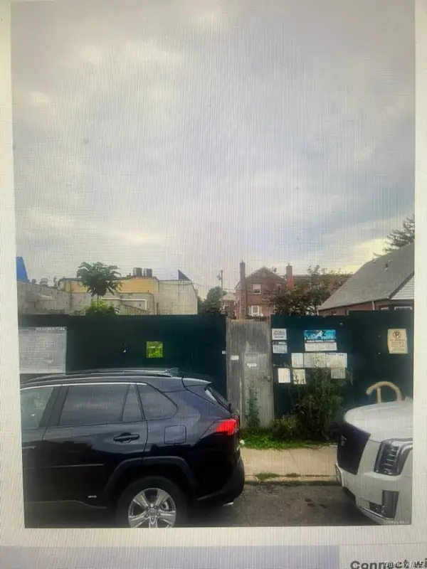 75-82 177 Street 177th Street, Fresh Meadows, NY 11366