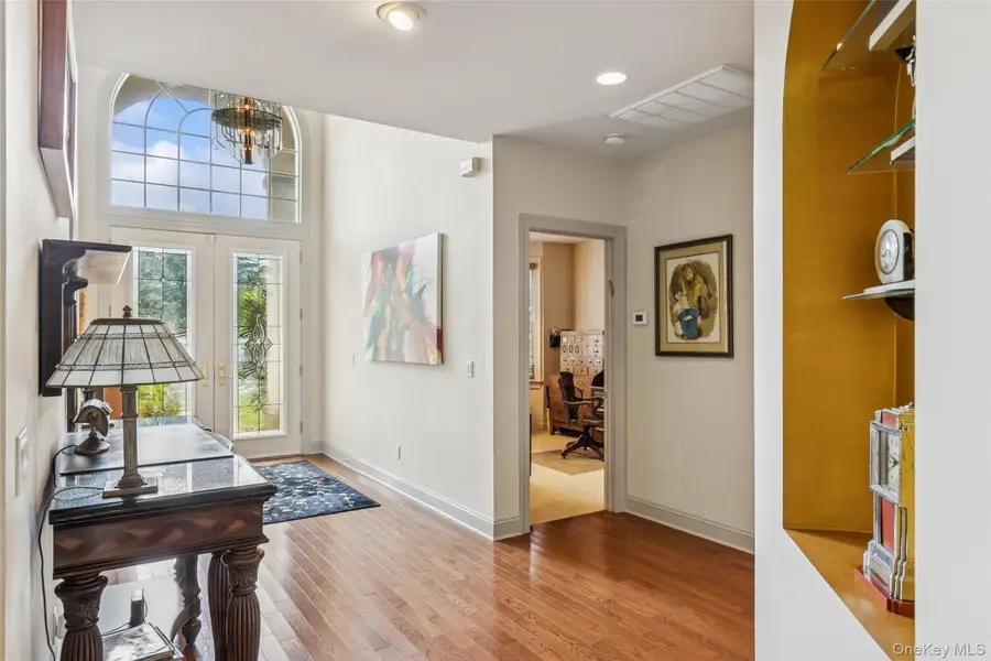 382 Altessa Boulevard, Melville, NY 11747 - Image #3