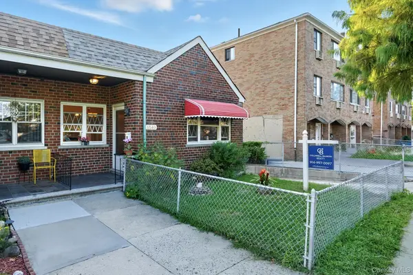 1049 Huntington Avenue, Bronx, NY 10465