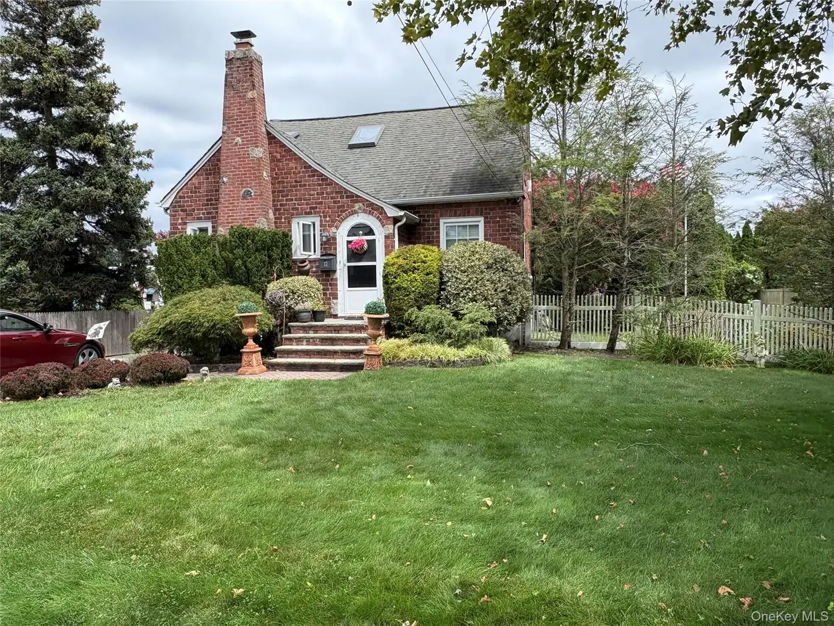 17 Somerset Avenue, East Islip, NY 11730 - Image #1