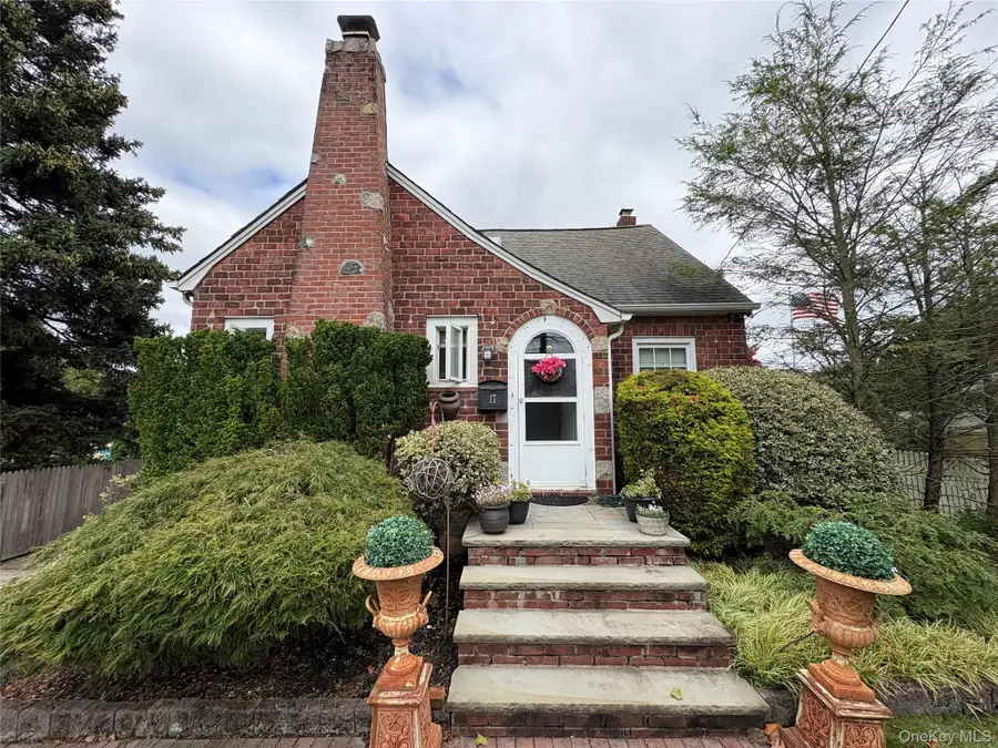 17 Somerset Avenue, East Islip, NY 11730 - Image #2