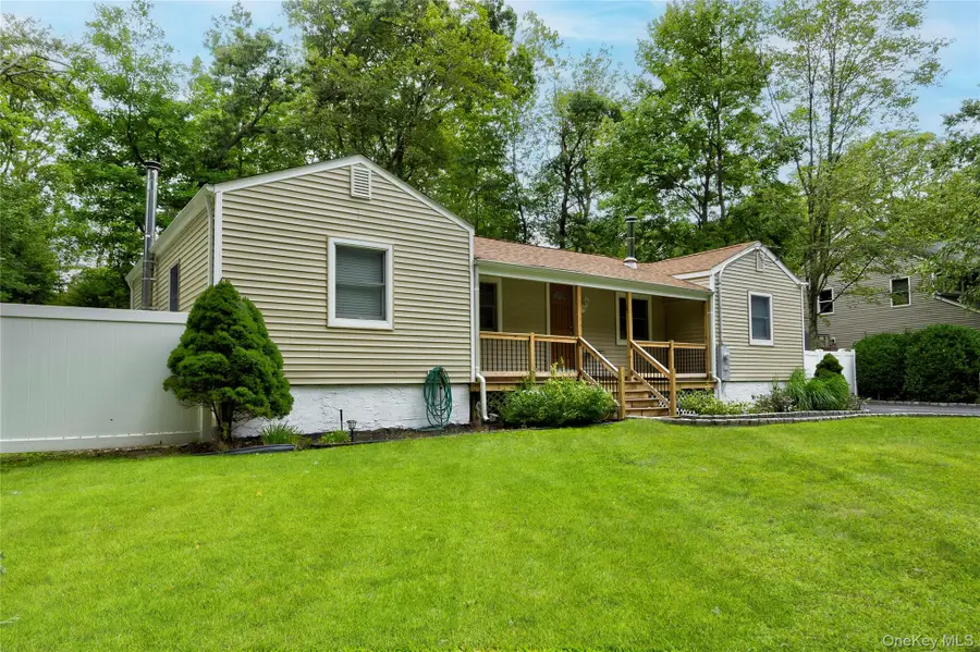 238 Locust Drive, Rocky Point, NY 11778 - Image #2