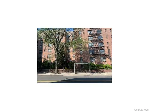 65-10 108th Street #3 M, Forest Hills, NY 11375