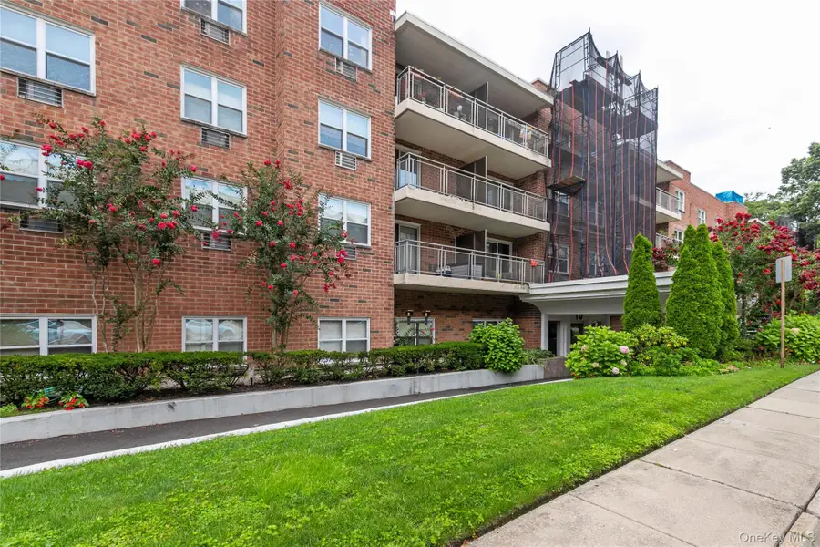 10 Ipswich Avenue #Apt. 3I, Great Neck, NY 11021 - Image #3