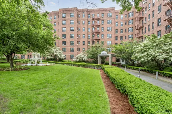 84-01 Main Street #107, Briarwood, NY 11435