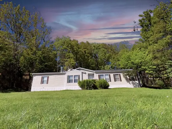 74 Pine Drive, Bloomingburg, NY 12721