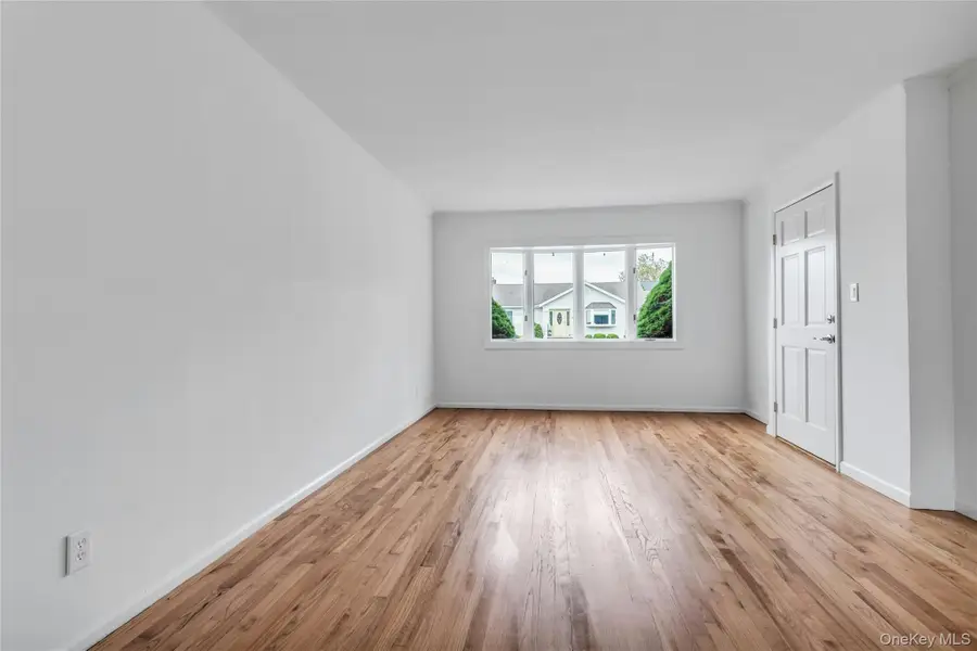 344 N Hickory Street, Massapequa, NY 11758 - Image #3