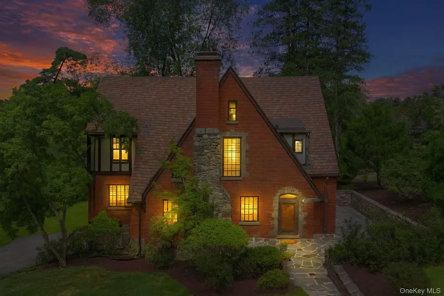 11 Seaman Road, Poughkeepsie, NY 12601 - Image #2