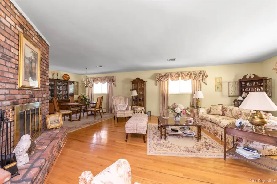 41 Villanova Lane, Dix Hills, NY 11746 - Image #3