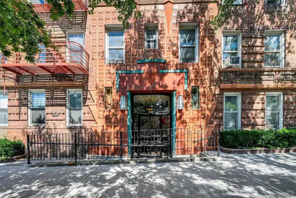 601 Pelham Parkway N #106, Bronx, NY 10467