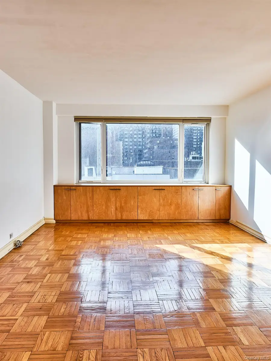 411 E 53rd Street #8L, Manhattan, NY 10022 - Image #2