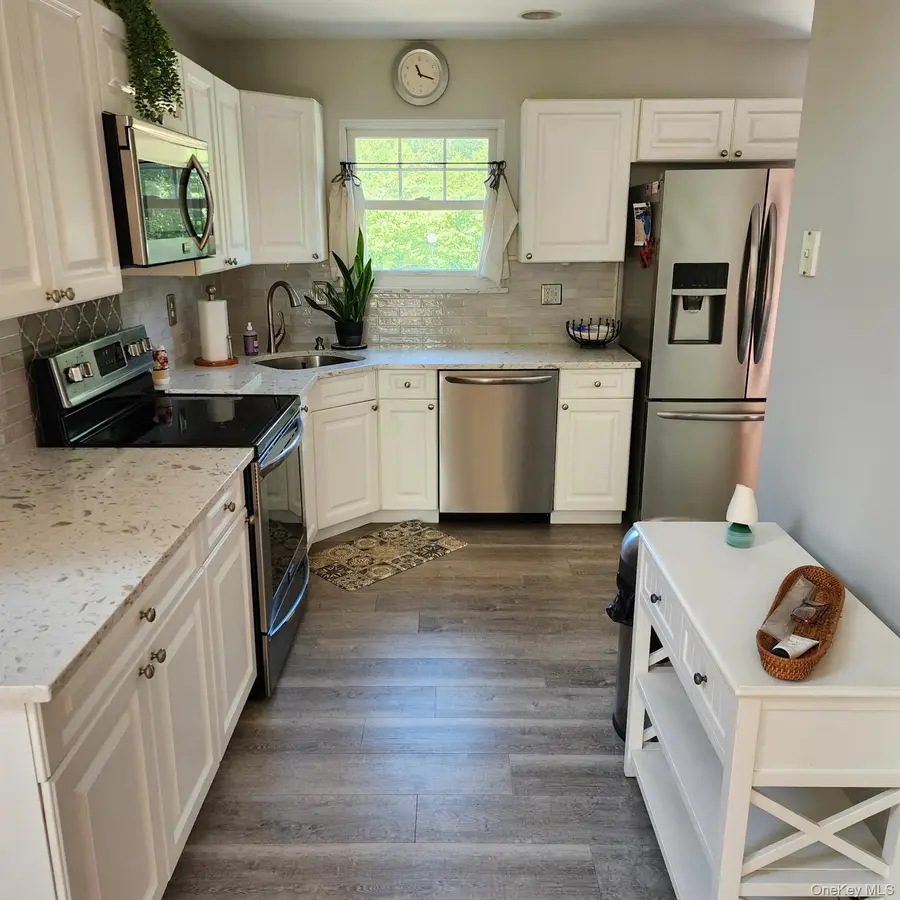 289 Carleton Drive E, Shirley, NY 11967 - Image #3