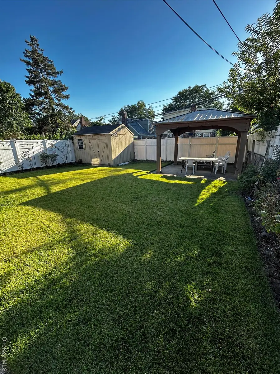 7734 Little Neck Parkway, Glen Oaks, NY 11004 - Image #2