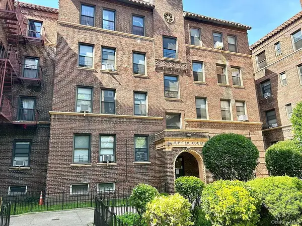 62-64 Saunders Street #D2, Rego Park, NY 11374
