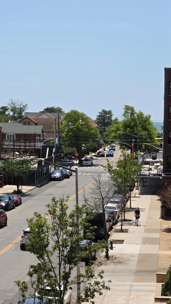 134 West End Avenue #4A, Brooklyn, NY 11235