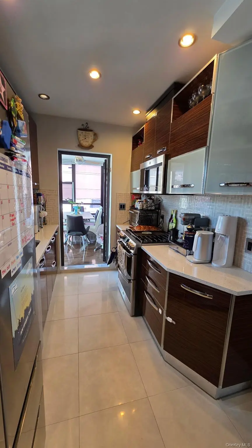 134 West End Avenue #4A, Brooklyn, NY 11235 - Image #3