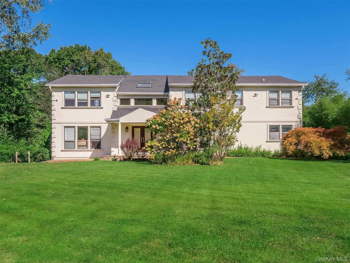 32 Carriage Road, Great Neck, NY 11024 - Image #1