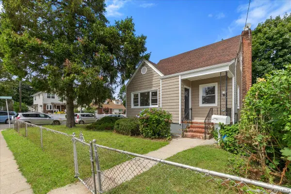 1686 Rosalind Avenue, Elmont, NY 11003